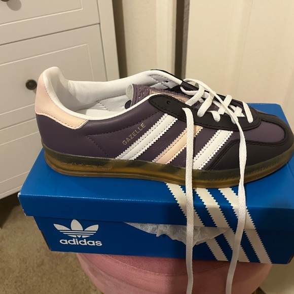 NEW Adidas Gazelle Indoor sneakers size 5.5 - Picture 3 of 9